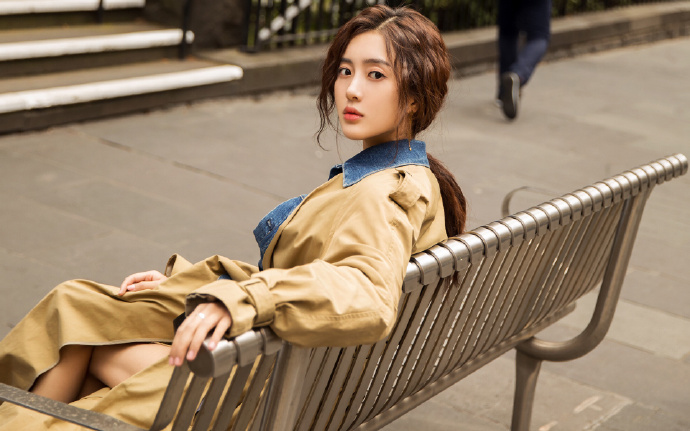 环卫工翻8吨垃圾找回儿童手表，大同最新回应，多个细节披露→